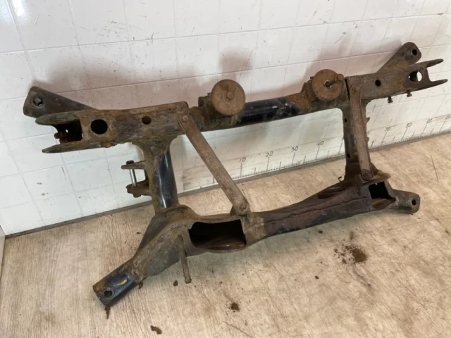 Задний подрамник для Mitsubishi ASX I rest 1 (2013-2016) на фотографиях