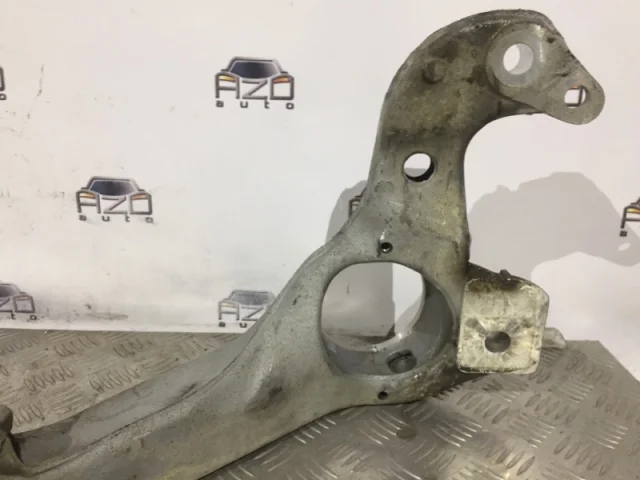 Подрамник двигателя для Volkswagen Touareg I (7L) 2002-2010 на фотографиях