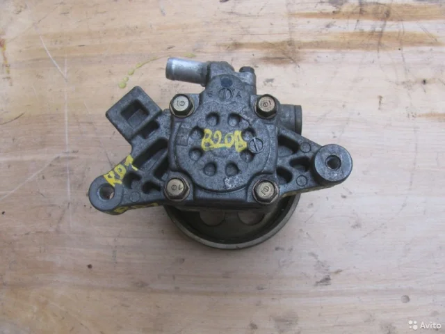 Насос ГУР для Honda CR-V RD 1995-2001 на фотографиях