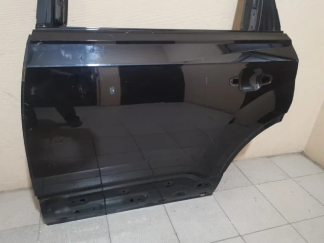 Дверь задняя левая для Audi Q7 4M 2015+ на фотографиях