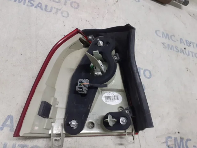 Фонарь внешний правый для Volvo XC70 BZ 2007-2016 на фотографиях