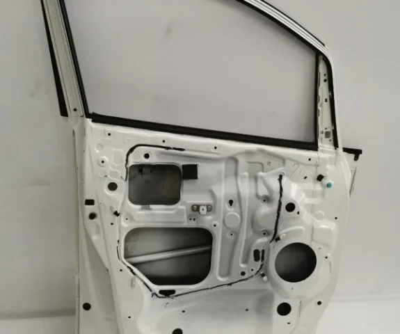 Двери для Toyota Alphard H10 2002-2008 на фотографиях