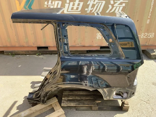 Заднее левое крыло для Mercedes-Benz GL class X164 2006-2012 на фотографиях