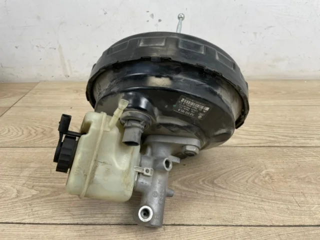 Вакуумный усилитель тормозов для Audi Q7 4L 2005-2015 на фотографиях