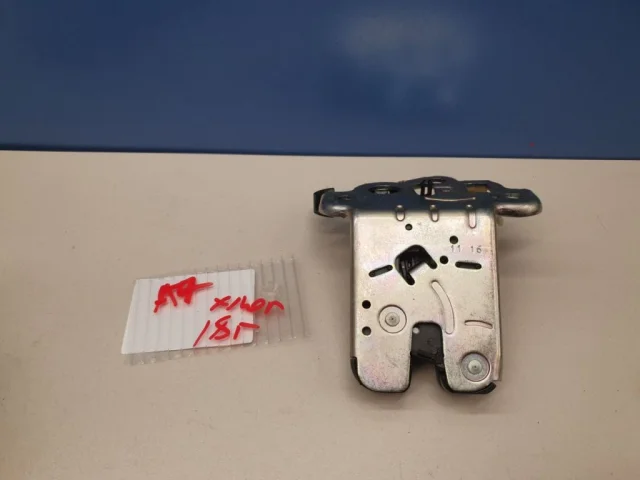 Замок багажника для Skoda Rapid I NH3 2012-2017 на фотографиях