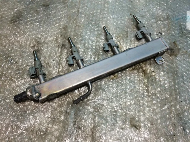 Топливная рампа для Toyota RAV4 XA50 2019+ на фотографиях