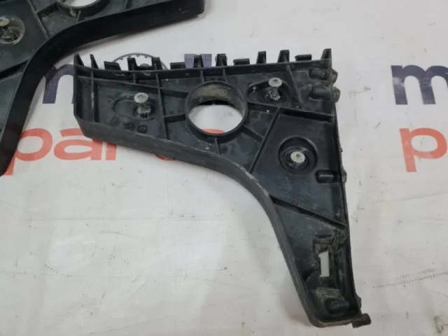 Кронштейн заднего бампера левый для Audi A6 C7 2010-2018 на фотографиях