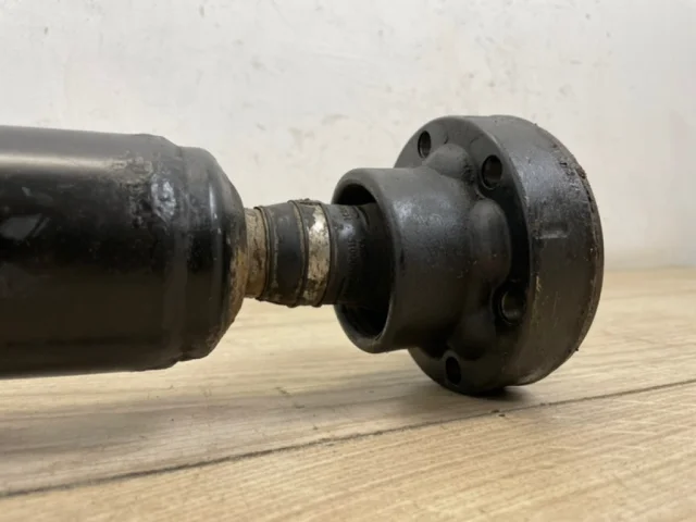 Карданный вал задний для Volkswagen Touareg I (7L) 2002-2010 на фотографиях