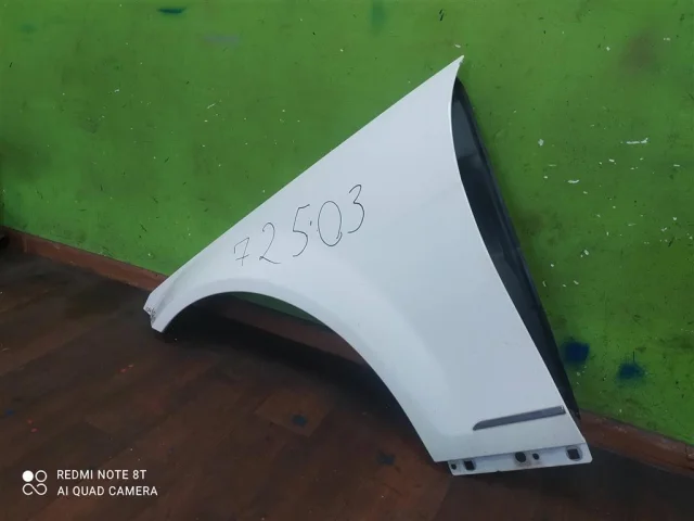 Крыло левое для Mercedes-Benz C class CL203 2000-2008 на фотографиях