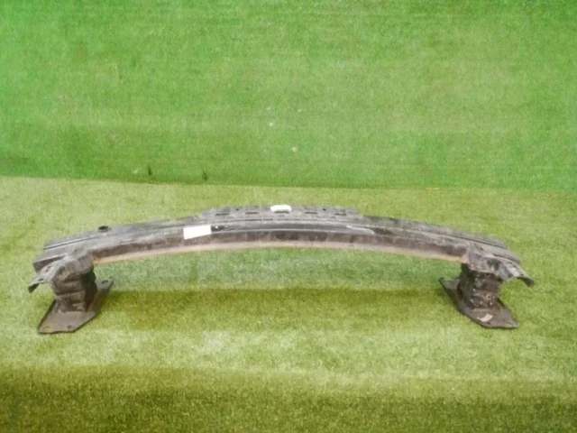 Усилитель бампера передний верхний для Hyundai i40 1 Седан 2011-2015 на фотографиях