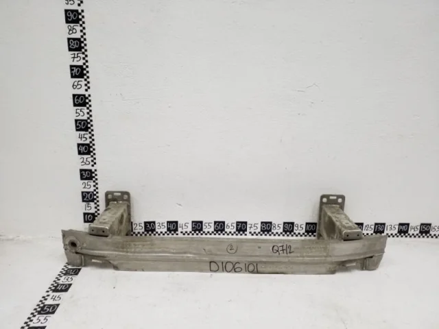 Усилитель бампера передний верхний для Audi Q7 4M 2015+ на фотографиях