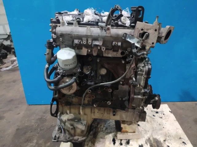 Двигатель для Nissan Navara D40 2004-2010 на фотографиях