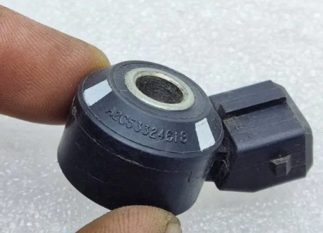 Датчик детонации для Nissan X-Trail T31 RU 2007-2014 на фотографиях