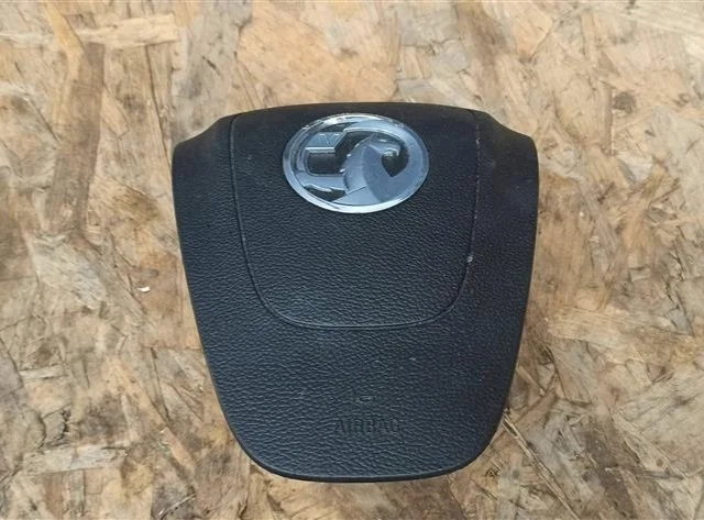 Подушка безопасности водителя для Opel Astra J Sports Tourer 2009-2017 на фотографиях