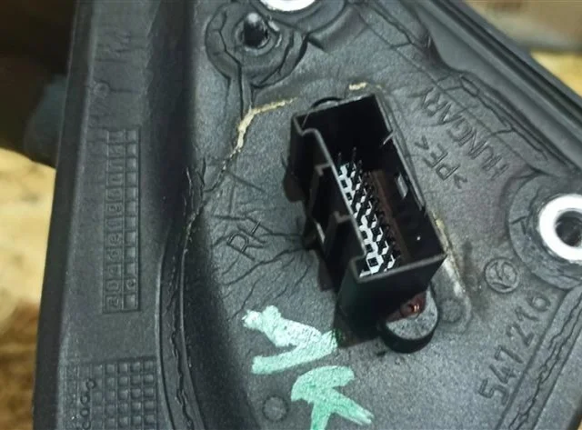 Зеркало боковое правое для Opel Insignia Седан A 2008-2017 на фотографиях