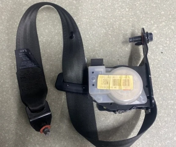 Ремень безопасности передний левый для Kia Rio 3 на фотографиях