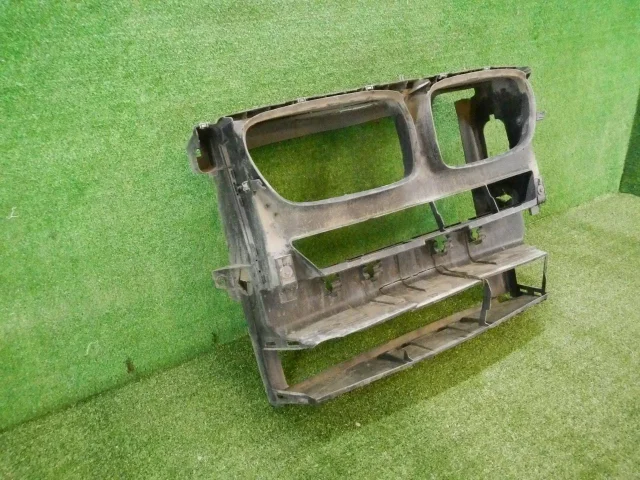 Панель радиатора (телевизор) для BMW X3 F25 2010-2017 на фотографиях