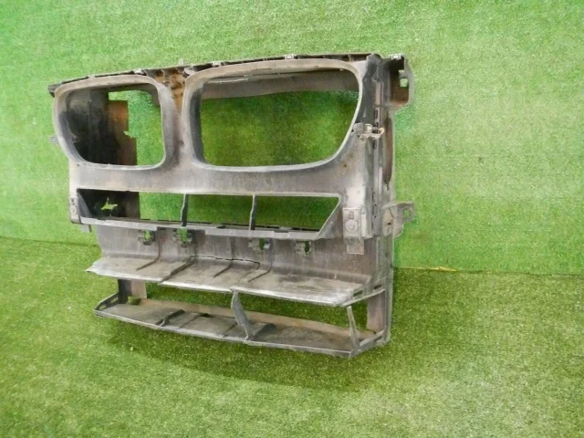 Панель радиатора (телевизор) для BMW X3 F25 2010-2017 на фотографиях