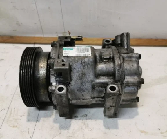 Компрессор кондиционера для Renault Logan 2007-2012 (Универсал KS) на фотографиях