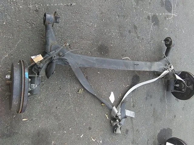 Задняя балка для Toyota Corolla E120/E130 Седан 2000-2007 на фотографиях