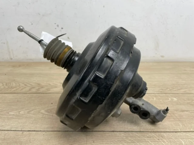 Вакуумный усилитель тормозов для Audi Q7 4L 2005-2015 на фотографиях