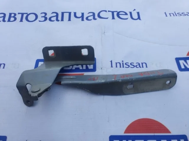 Петля капота левая для Nissan Tiida C11 Хэтчбек 2007-2014 на фотографиях
