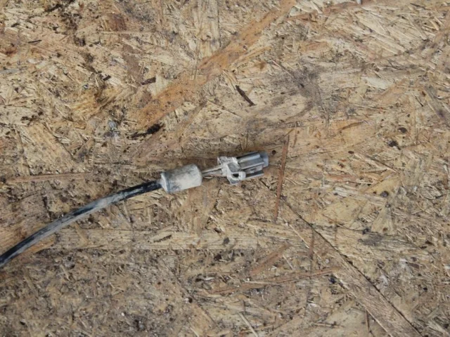 Датчик ABS задний правый для Subaru Forester SG 2002-2008 на фотографиях