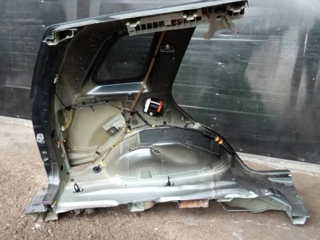 Заднее левое крыло для Suzuki Grand Vitara 2005-2014 на фотографиях