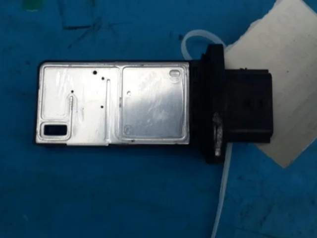 Датчик массового расхода воздуха для Nissan X-Trail T30 RU 2001-2007 на фотографиях