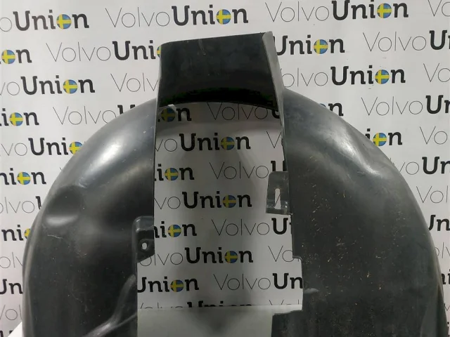 Подкрылок передний левый для Volvo XC70 BZ 2007-2016 на фотографиях