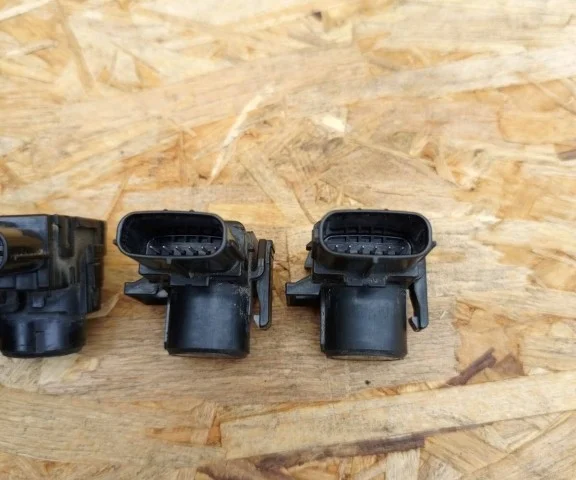 Датчик парктроника задний для Toyota Land Cruiser 200 2007-2015 на фотографиях