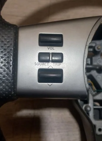 Руль для Nissan Pathfinder R52 2013-2017 на фотографиях