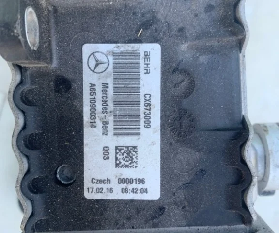 Интеркулер для Mercedes-Benz C class W205 2014-2020 на фотографиях