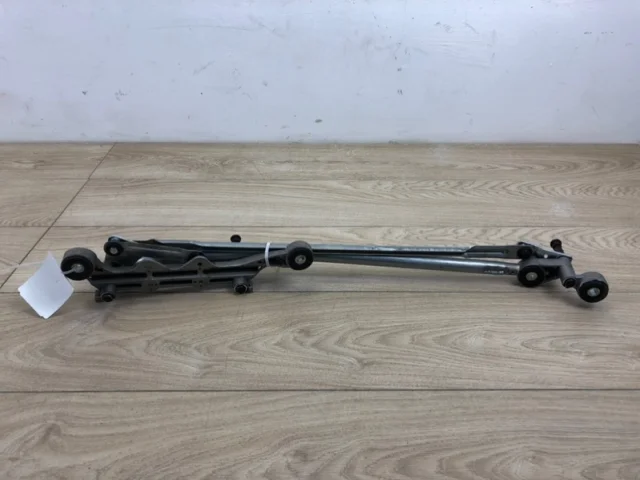 Трапеция стеклоочистителей для Audi Q7 4L 2005-2015 на фотографиях