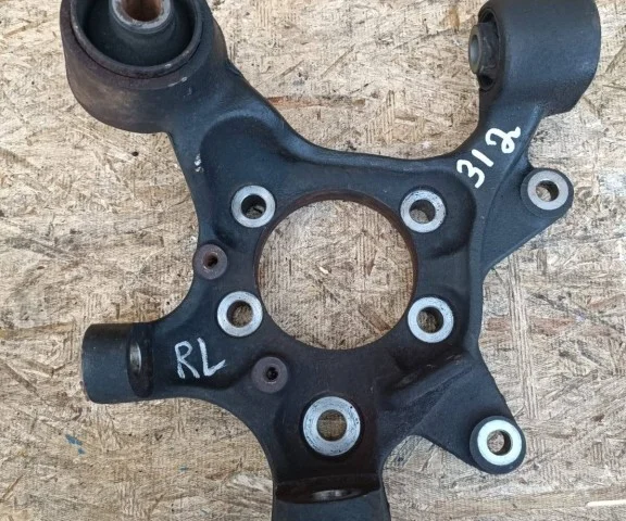 Кулак задний левый для Mitsubishi Pajero V90 5dr 2006-2011 на фотографиях