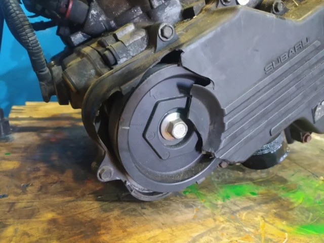 Двигатель без навесного для Subaru Legacy B4 BE 1998-2003 на фотографиях