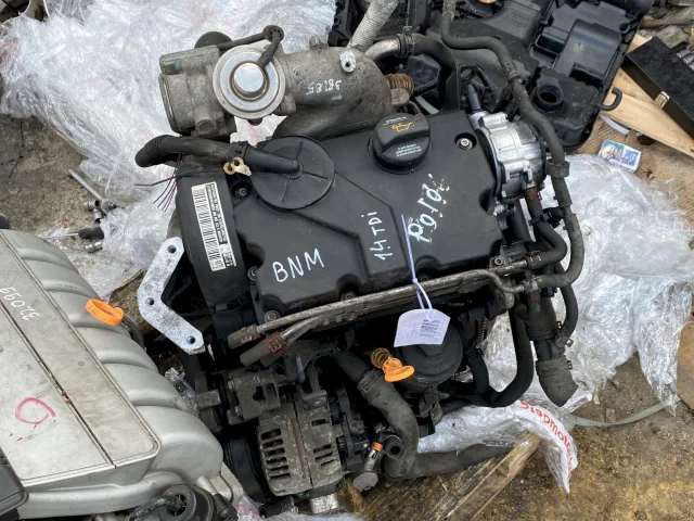 Двигатель без навесного для Volkswagen Polo IV (9N3) 2005-2009 на фотографиях