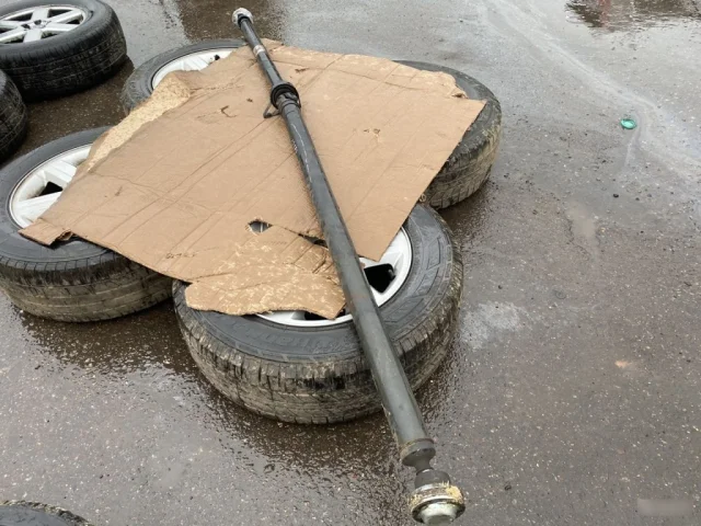 Карданный вал задний для Volvo XC90 I C 2002-2014 на фотографиях