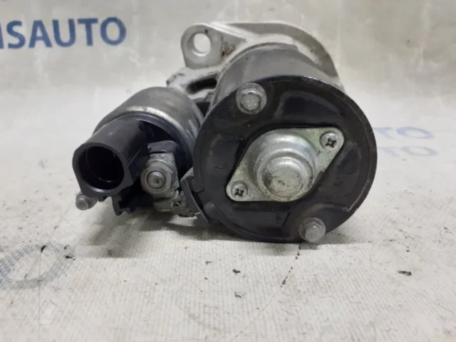 Стартер для Volkswagen Passat Variant (B6, Typ 3C) 2004-2010 на фотографиях