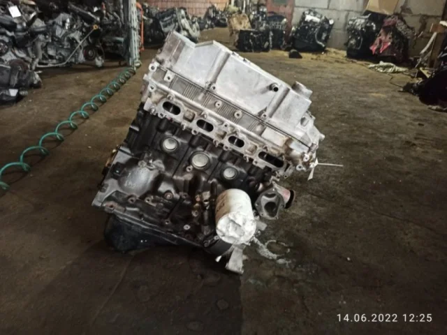 Двигатель без навесного для Mitsubishi Pajero Sport KH0 2008-2013 на фотографиях