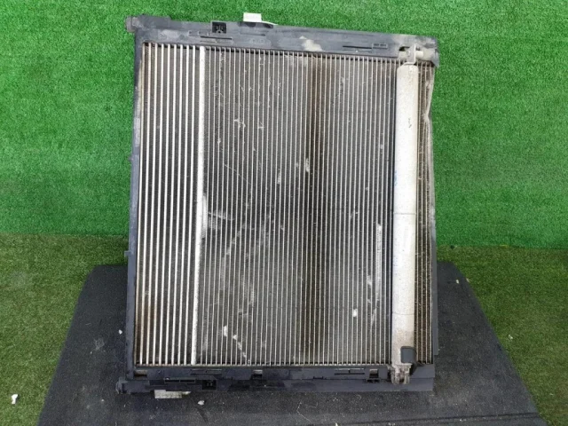 Радиатор охлаждения ДВС для Mercedes-Benz GL class X166 2012-2016 на фотографиях