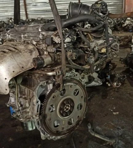 Двигатель без навесного для Toyota RAV4 XA20 3 door 2000-2005 на фотографиях