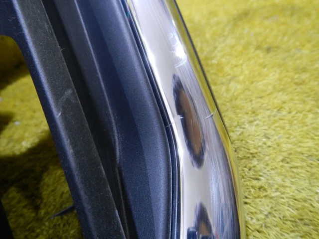 Решетка переднего бампера для Skoda Rapid I NH3 2012-2017 на фотографиях