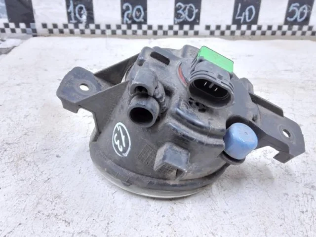 Противотуманка (ПТФ) передняя правая для Nissan Tiida C11 Хэтчбек 2007-2014 на фотографиях