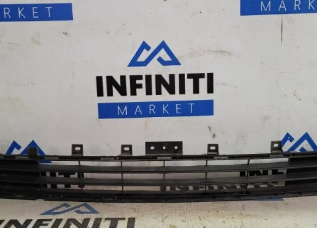 Решетка переднего бампера для Infiniti Q Q50 V37 2013-2021 на фотографиях