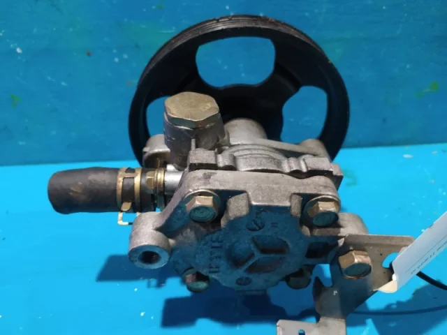 Насос ГУР для Mitsubishi Lancer 9 Седан CS 2003-2010 на фотографиях