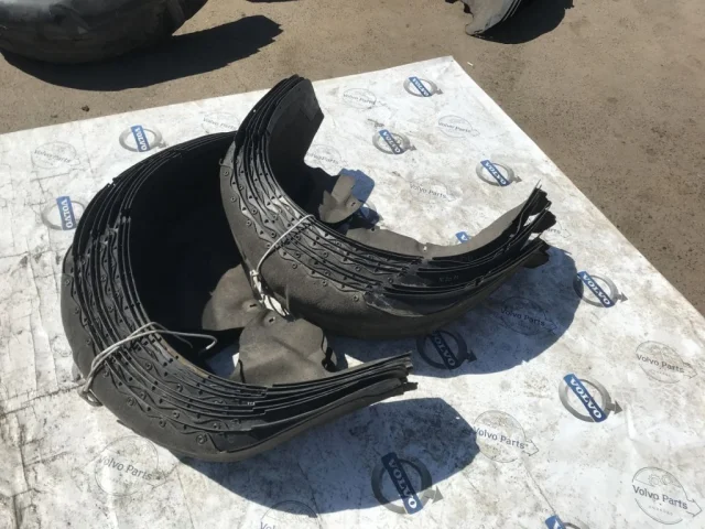 Подкрылок задний правый для Volvo XC70 BZ 2007-2016 на фотографиях