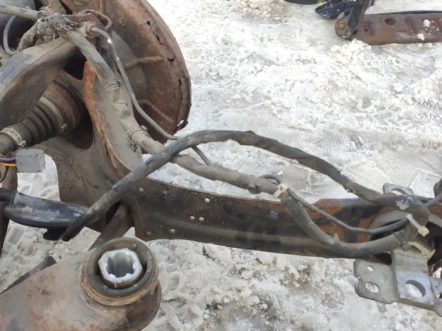 Рычаг продольный задний левый для Volvo XC70 BZ 2007-2016 на фотографиях