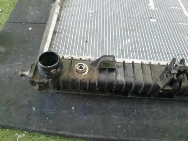 Радиатор охлаждения ДВС для Mercedes-Benz GL class X166 2012-2016 на фотографиях