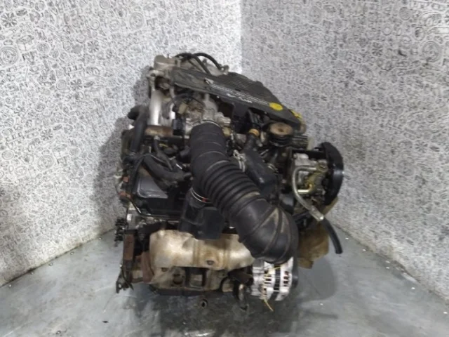 Двигатель без навесного для Mitsubishi Pajero V60 3dr 1999-2006 на фотографиях